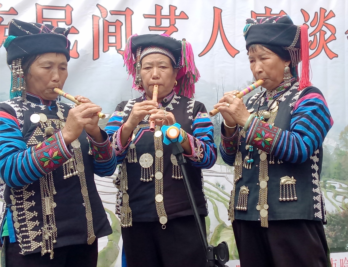 烤茶，南糯山哈尼族人的特色茶饮_古茶居